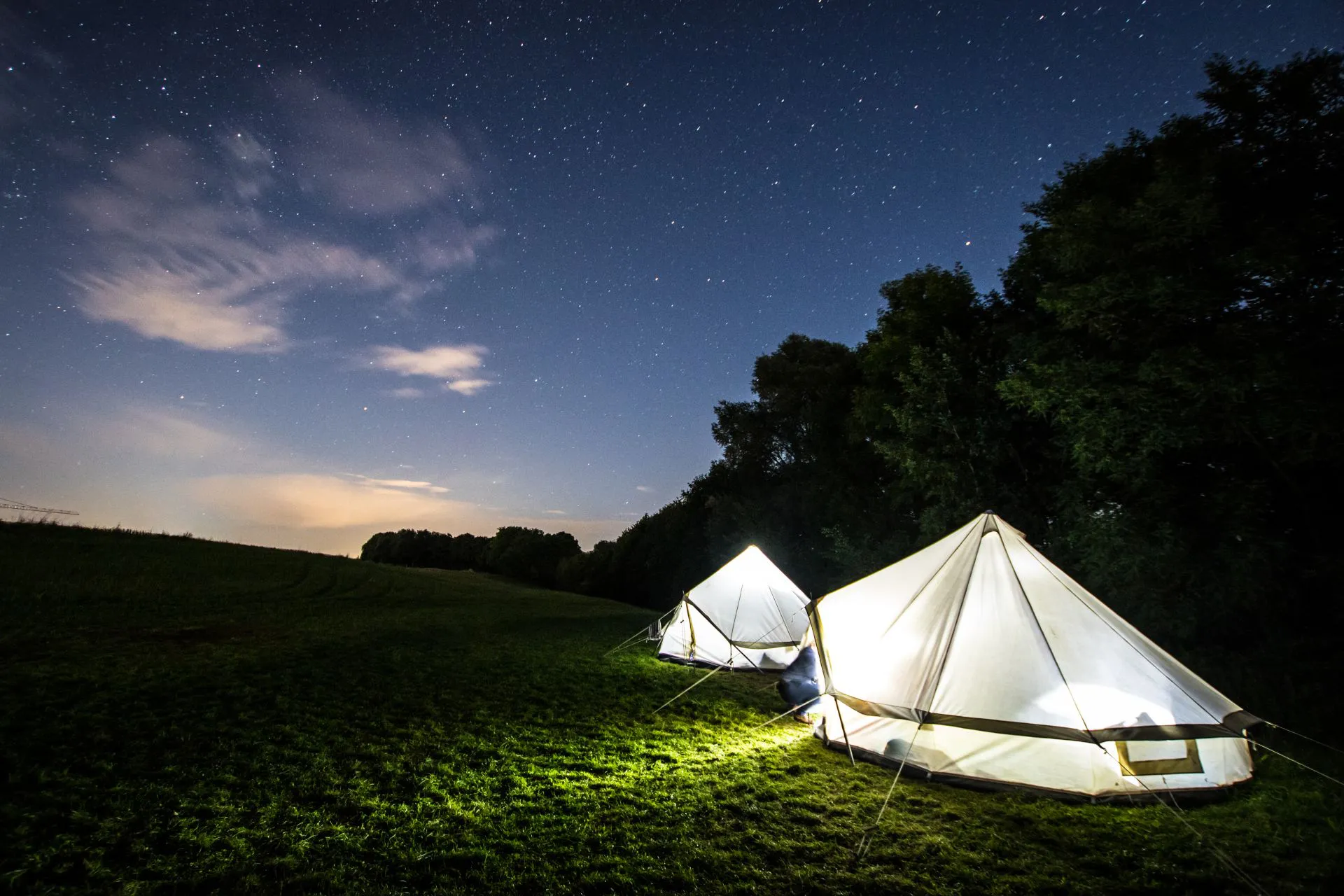 Zelte bei Nacht
